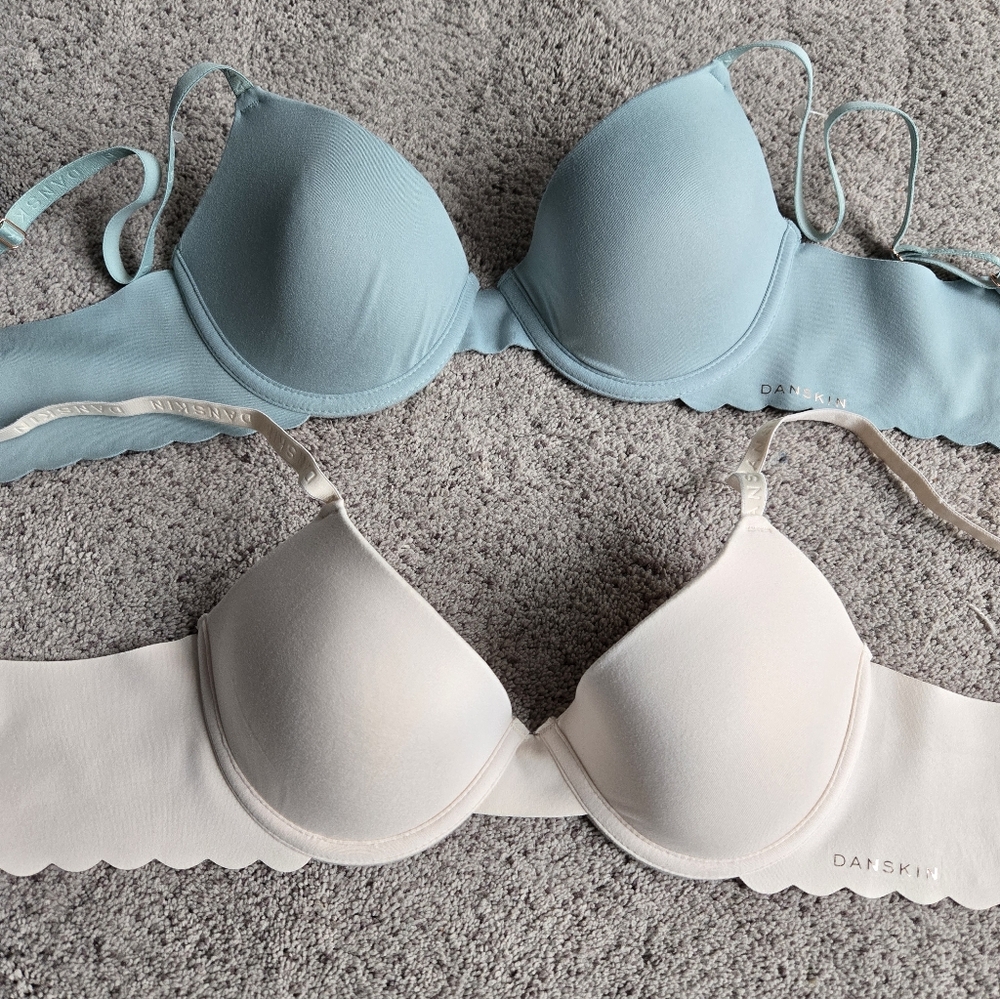 Danskin Light Blue and Cream Seamless Padded T-Shirt Bras Set of Two 34B